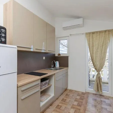 Fortuna In Pirovac, Close To The Seabeach Apartment *