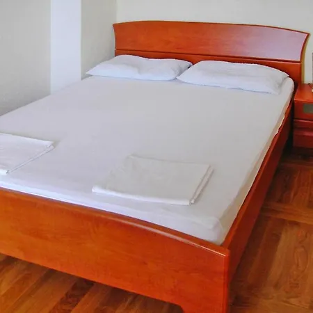 Fortuna In Pirovac, Close To The Seabeach Apartment Pirovac