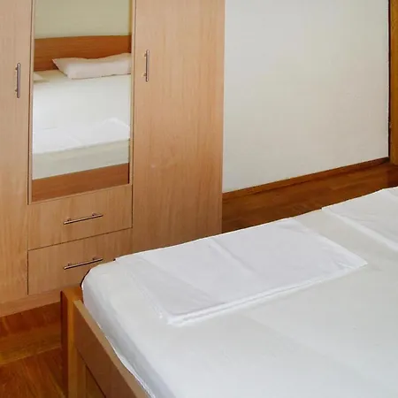 Apartment Fortuna In Pirovac, Close To The Seabeach Pirovac